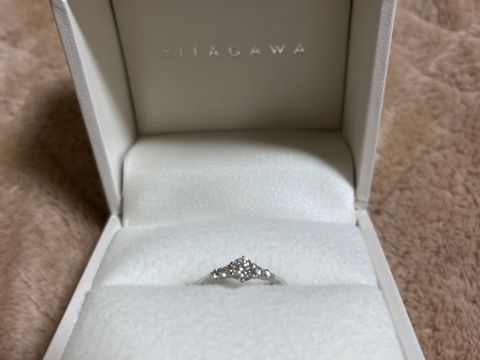 【KITAGAWA(キタガワ)の口コミ】 とにかくシンプルで長く付けられるものがよく、婚約指輪は台座とダイヤを…