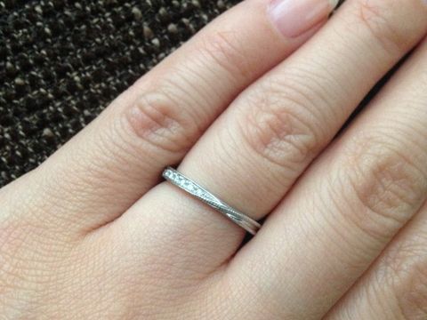 【Sirena Azzurro(セイレーン アズーロ)の口コミ】 手がそんなに大きくないので、もともと華奢なデザインで探していました。…