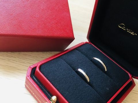 【カルティエ(Cartier)の口コミ】 いろいろな結婚指輪を雑誌で調べ、気になった指輪については、実際の店舗…
