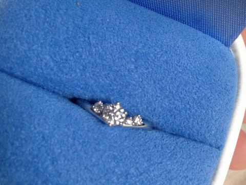 【銀座ダイヤモンドシライシの口コミ】 ブランド力とダイヤモンドの質で決めました。当日見せてもらったダイヤモ…