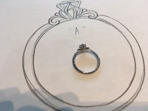 【ケイウノ ブライダル(K.UNO BRIDAL)の口コミ】 購入後にデザインを変更できるプランがあったため、プロポーズに合わせて…