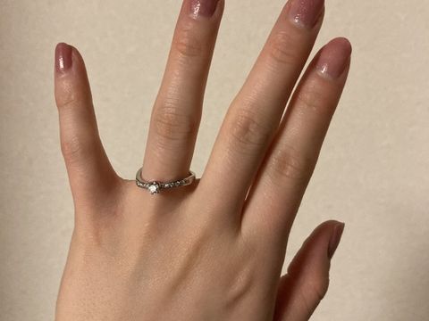 【TRECENTI(トレセンテ)の口コミ】 ダイヤモンドがあしらわれています。見る角度によって輝き方が変わり、ど…