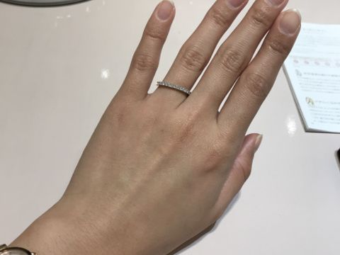 【TRECENTI(トレセンテ)の口コミ】 ハーフエタニティの指輪を探していたのですが、こちらの指輪は装着しやす…