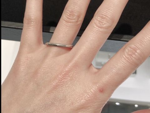 【ティファニー(Tiffany & Co.)の口コミ】 結婚指輪におススメです！写真、動画分かりづらいかもしれませんが、ふち…