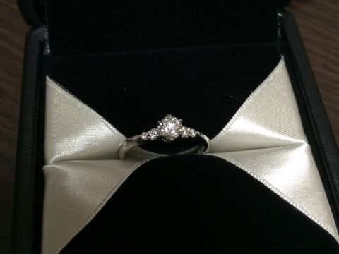【エクセルコダイヤモンド(EXELCO DIAMOND)の口コミ】 ダイヤモンドの輝きが想像以上のものでした。実際つけさせてもらうと少し…