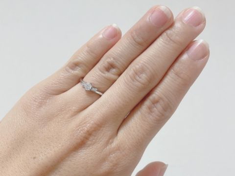 【アイプリモ(I-PRIMO)の口コミ】 沢山試着しましたが、1番指に馴染むものにしました。
大きすぎると普段に…