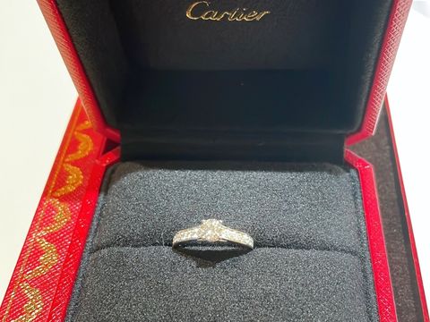 【カルティエ(Cartier)の口コミ】 他のブランドさんでも似たようなデザインがありましたが、ダイヤの輝きが…