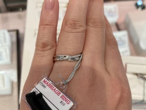 【Ginza Rim(銀座リム)の口コミ】 ハーフエタニティリングを希望していたので、まずはどのようなハーフエタ…