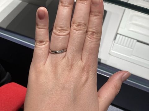 【銀座ダイヤモンドシライシの口コミ】 シンプルかつ華やかなハーフエタニティリングを探していました。ダイヤモ…