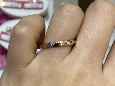 【Petit Marie(プチマリエ)の口コミ】 ゴールドとプラチナが組み合わさったデザインなので、パーソナルカラーを…