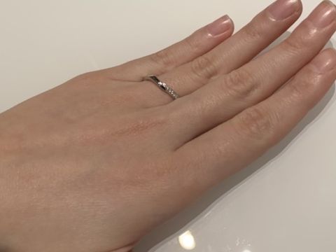 【俄(にわか)の口コミ】 ニワカのせせらぎを着用しました。流れるようにダイヤモンドが付いていて…