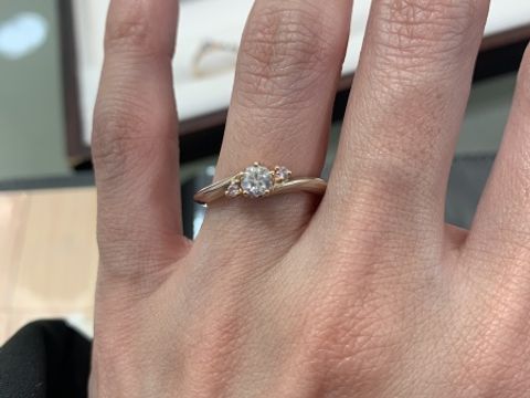 【杢目金屋(もくめがねや)の口コミ】 木目金屋の指輪には木目の様な模様があり、かなり好き嫌いが分かれる部分…