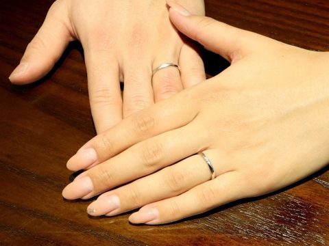 【LEGAN(レガン)の口コミ】 最初はストレートでシンプルなものが気になっていましたが、実際に見てい…