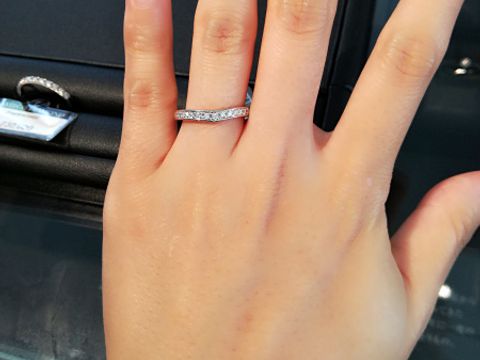 【エクセルコダイヤモンド(EXELCO DIAMOND)の口コミ】 ハーフエタニティのマリッジリングを探していました。
どこのブランドさん…