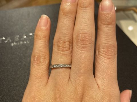 【TASAKI(タサキ)の口コミ】 ハーフエタニティは、とても華やかで指輪1本でも存在感がすごいです。動画…