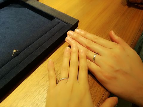 【EITO(エイト)の口コミ】 定番のハーフエタニティです。
本当に種類が多いので、この定番の形のもの…