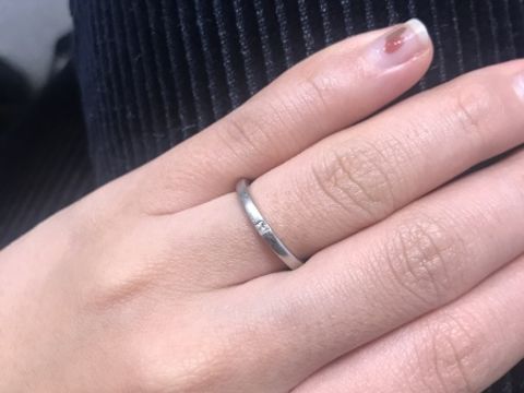 【エクセルコダイヤモンド(EXELCO DIAMOND)の口コミ】 婚約指輪がハーフエタニティに一粒ダイヤだったので、結婚指輪はシンプル…