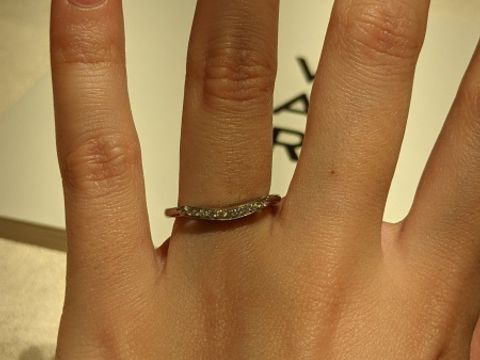 【ブルガリ(BVLGARI)の口コミ】 ダイヤのついているものがいいと伝えると出していただいたもの。お値段は…