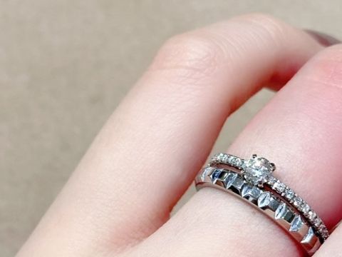 【ブシュロン(BOUCHERON)の口コミ】 パリの石畳をイメージしているそうです。石はついていませんが、デザイン…