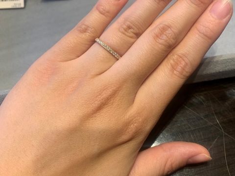【ケイウノ ブライダル(K.UNO BRIDAL)の口コミ】 いろいろな指輪を見させてもらったのですが、ハーフエタニティを見てみる…