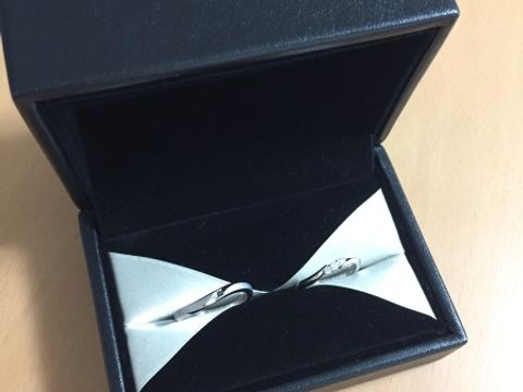 【エクセルコダイヤモンド(EXELCO DIAMOND)の口コミ】 ダイヤが3〜5粒付いている物がいいなと探していて、いろいろ試着しました…