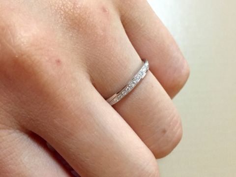 【LEHAIM(レハイム)の口コミ】 ストレートでさっぱりしたデザインの中に、女性はメレダイヤがナナメにた…