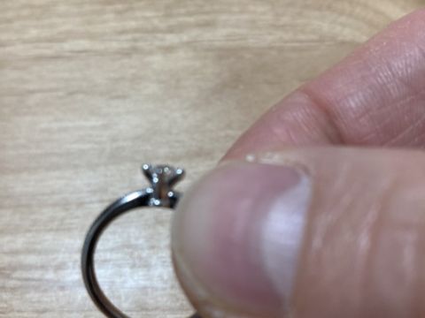 【ケイウノ ブライダル(K.UNO BRIDAL)の口コミ】 婚約者がデザイナーの方に指輪に対する色々な思いを伝えて、デザイナーの…