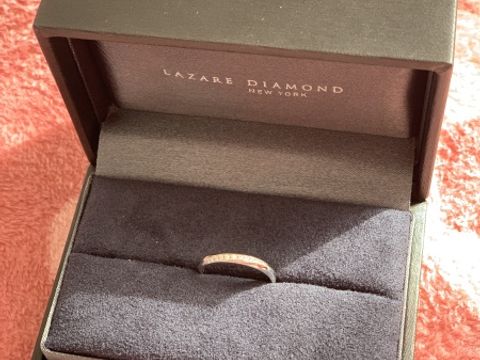 【ラザール ダイヤモンド(LAZARE DIAMOND)の口コミ】 シンプルなデザインのものを選ぶべきなのか悩みましたが、どちらかという…