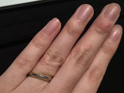 【ティファニー(Tiffany & Co.)の口コミ】 プラチナリングの縁にゴールドのミル打ちがされているデザインです。バイ…