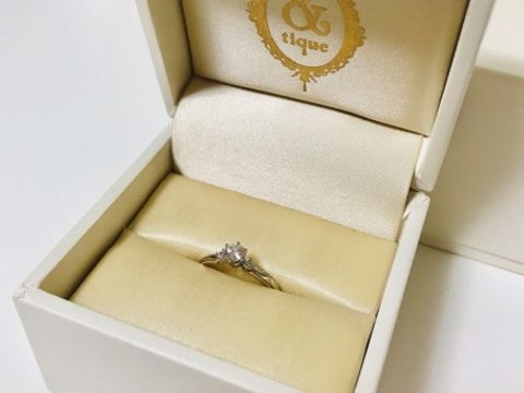 【&tique(アンティック)の口コミ】 婚約指輪は旦那さんが選んで、サプライズで頂きました。
存在感もありなが…