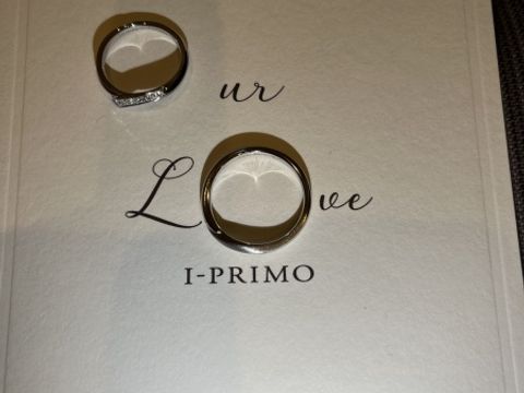 【アイプリモ(I-PRIMO)の口コミ】 あまりないデザインで、輝きもありつつ、婚約指輪との重ね付けが可愛かっ…