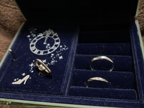 【Disney Cinderella(ディズニー シンデレラ)の口コミ】 指の関節がゴツゴツしているので、太さを色々試着しました！細すぎず太す…