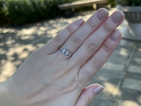 【ティファニー(Tiffany & Co.)の口コミ】 パートナーからデザインの希望を聞かれました。一粒ダイヤの指輪もザ・プ…