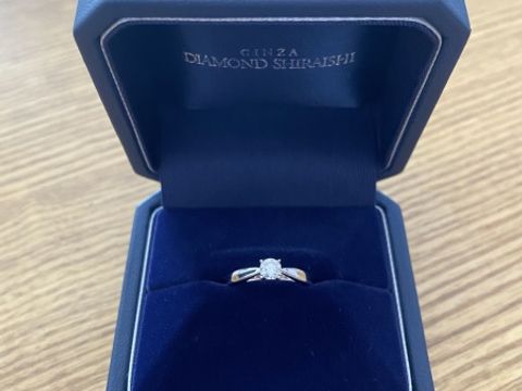 【銀座ダイヤモンドシライシの口コミ】 シンプルかつダイヤモンドの輝きが引き立つようなデザインを探していまし…