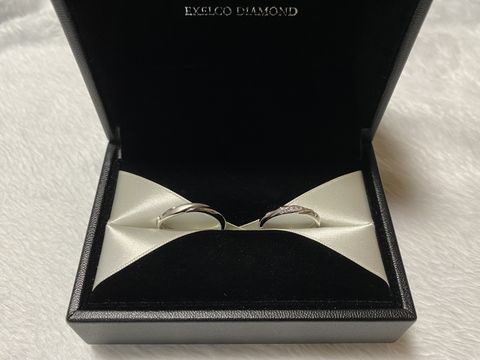 【エクセルコダイヤモンド(EXELCO DIAMOND)の口コミ】 ほかのブランドでも斜めにダイヤが入っているデザインはあったのですが、…