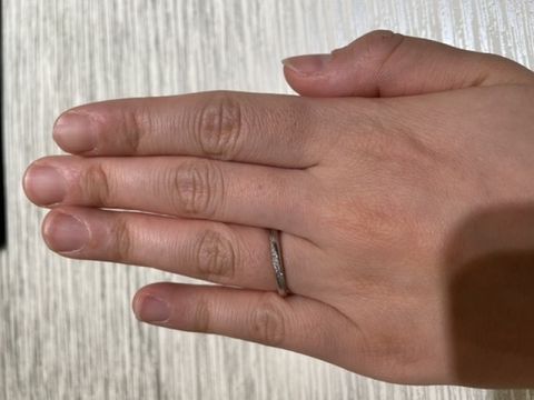 【TRECENTI(トレセンテ)の口コミ】 流れるような流線型なので、どの角度から見てもダイヤモンドが輝きます。
…