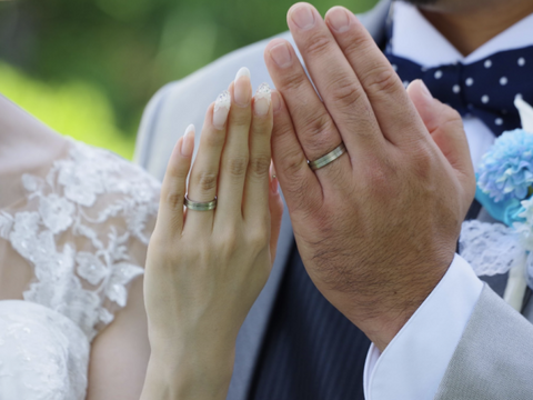 【CHRISTIAN BAUER(クリスチャンバウアー)の口コミ】 よくある指輪よりかなり太めなデザインで人とは違うのが良かったです。ホ…