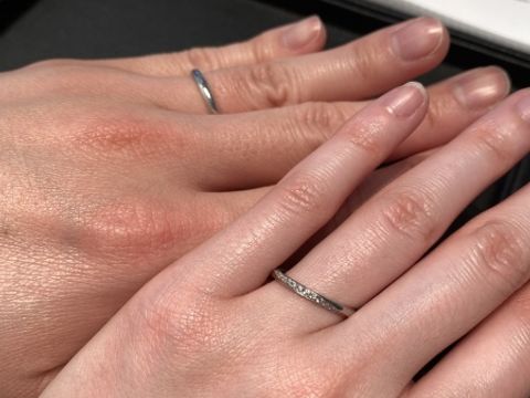 【銀座ダイヤモンドシライシの口コミ】 シンプルであきのこないデザインで高級感があるのでこちらの指輪に決めま…
