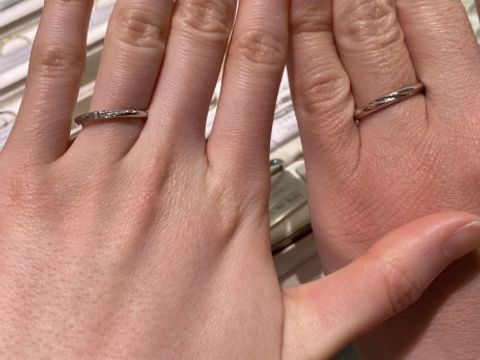 【アイプリモ(I-PRIMO)の口コミ】 普通のリングに近い形状だが、ウェーブが入っている点がアクセントになっ…