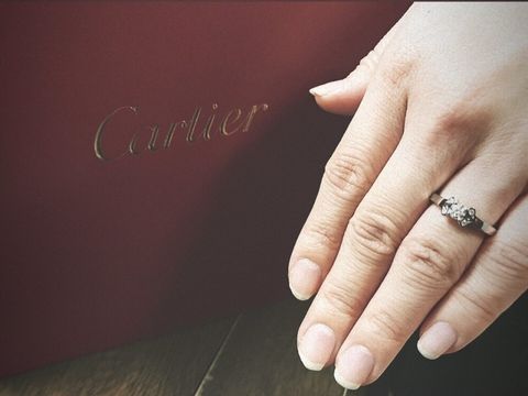 【カルティエ(Cartier)の口コミ】 4つの小さなダイヤを横から見ると、ハート型になっていて、そのキラキラし…