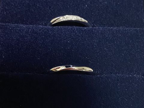 【HOSHI no SUNA 星の砂(ほしのすな)の口コミ】 婚約指輪を選ぶ際に、結婚指輪もこちらで購入させて頂くと思ったので、重…