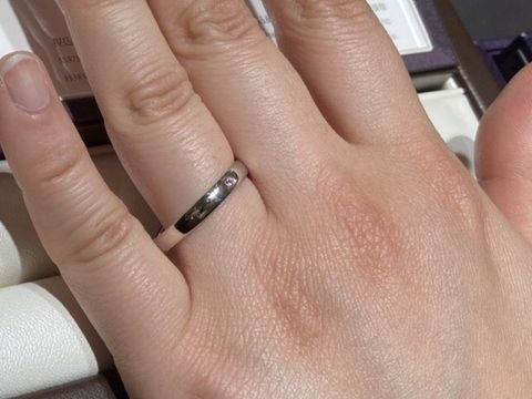 【俄(にわか)の口コミ】 日本人の指に馴染むようなウェーブが柔らかい控えめなデザインが多いです…