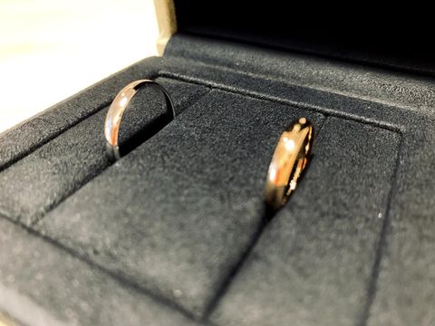 【ヴァン クリーフ＆アーペル(Van Cleef & Arpels)の口コミ】 シンプルで飽きの来ないデザインです。
今後あるかもしれない育児等でも邪…