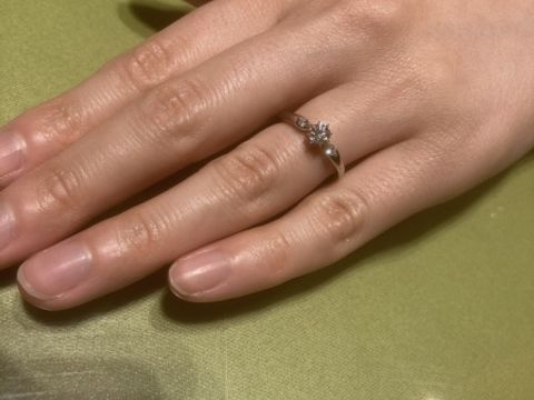 【STAR JEWELRY(スタージュエリー)の口コミ】 彼女と事前に下見に行き、デザインを選んで貰いました。
デザインの決め手…