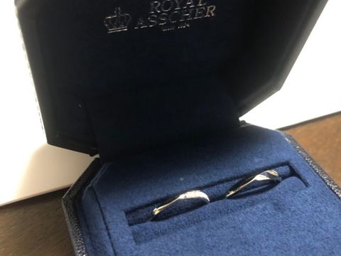 【ROYAL ASSCHER(ロイヤル・アッシャー)の口コミ】 何十年という長い期間つける物なので、指馴染みの良い気に入ったデザイン…