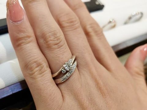 【杢目金屋(もくめがねや)の口コミ】 【指輪のデザイン・テイスト・素材について】独特の木目が入っており、ベ…