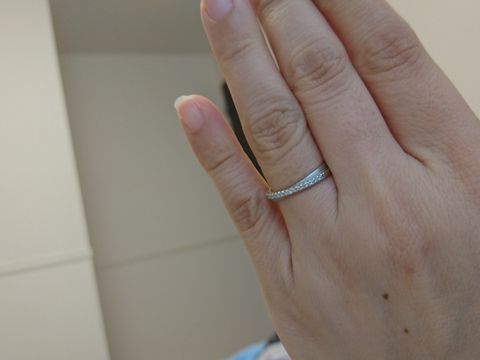 【ジュエリーツツミ(JEWELRY TSUTSUMI)の口コミ】 いくつか試着させてもらって、一番手に馴染みました。厚みが控えめだから…