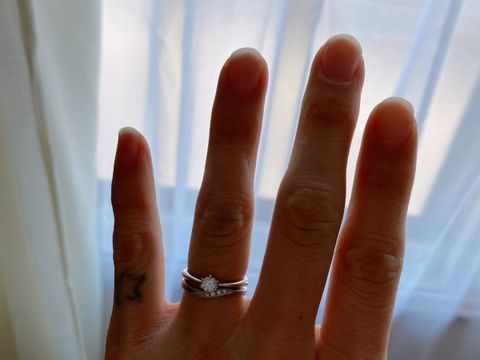 【Flowaves(フロウェーブス)の口コミ】 珍しく拘りのあまりない旦那がウェーブがかっている指輪が良いと言い出し…
