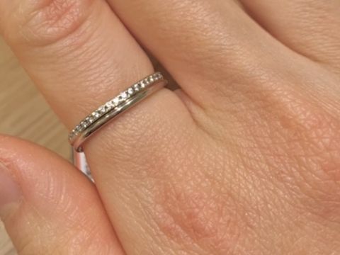 【PORTADA(ポルターダ)の口コミ】 エタニティリングを探していて、変わったデザインが目に止まったので試着…