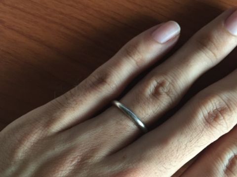 【ラザール ダイヤモンド(LAZARE DIAMOND)の口コミ】 妻はデザイン性を重視し、私は付け心地を重視して指輪を探していました。
…